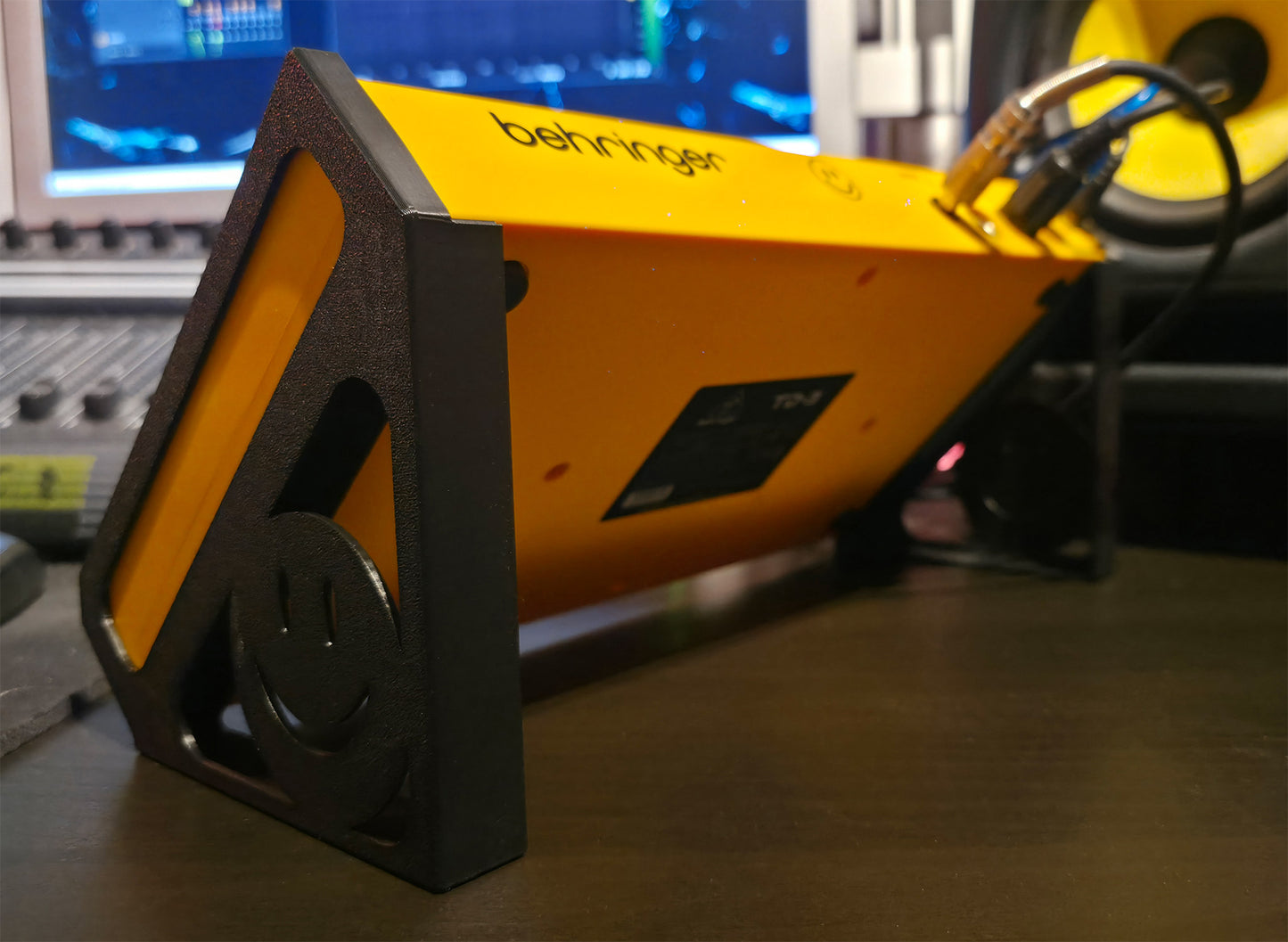 Desktop Stand for Behringer TD-3 | 45º