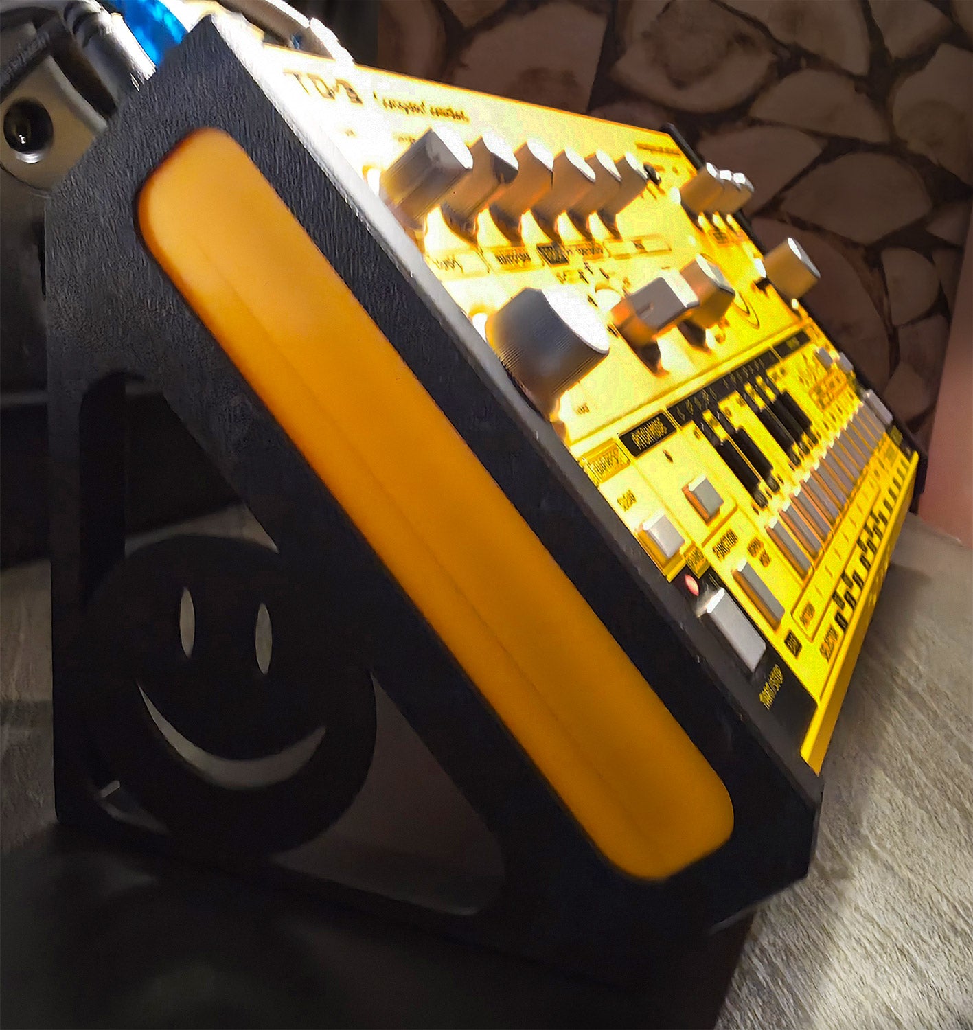Desktop Stand for Behringer TD-3 | 45º